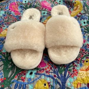 White pure UGG slides/ slippers